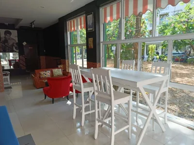 Central Perk Patong – 照片 11