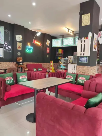 Central Perk Patong – 照片 16